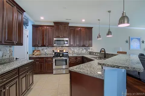 7580 Villa Ct, Gloucester Point, VA 23062 photo 6