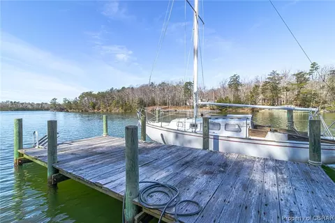 492 Holly Haven Rd, Weems, VA 22576 photo 9