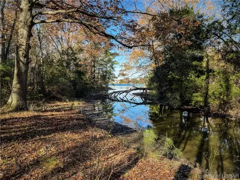 0 Kent Point Rd, Kilmarnock, VA 22482