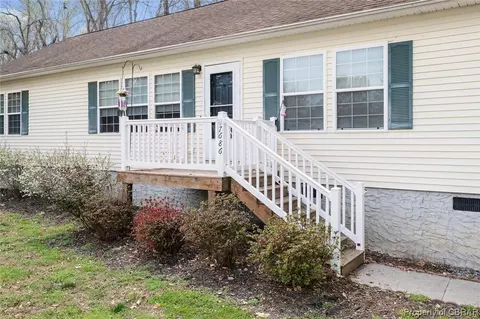 7686 Curtis Dr, Gloucester, VA 23061 photo 3
