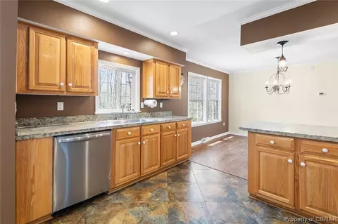 7686 Curtis Dr, Gloucester, VA 23061 photo 10