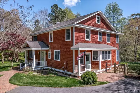 92 Sams Cove Ln, Irvington, VA 22480