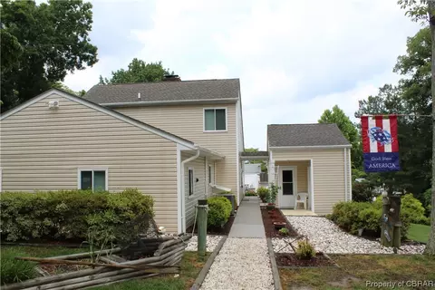 88 Cox Landing Rd, Topping, VA 23169
