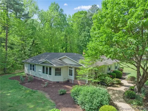 7107 Deacon Rd, Gloucester, VA 23061