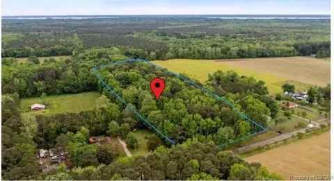 10 Ac Glass Rd, Gloucester, VA 23072