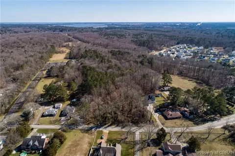 314 E Yorktown Rd, Yorktown, VA 23693