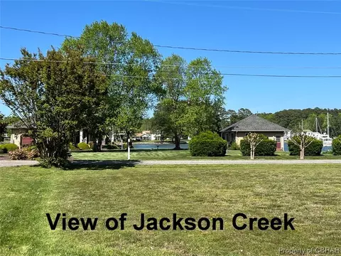 625 Lovers Ln, Deltaville, VA 23043