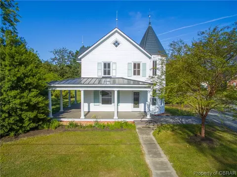 240 Main St, Kilmarnock, VA 22482