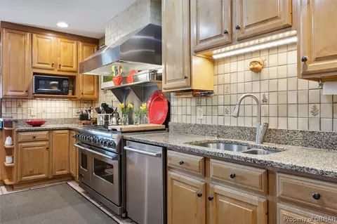 8653 Dundee Ln, Gloucester, VA 23061 photo 14
