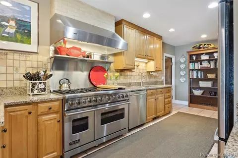 8653 Dundee Ln, Gloucester, VA 23061 photo 13