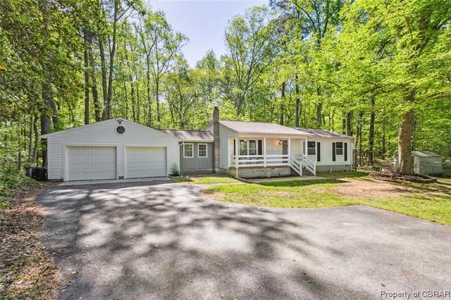 4057 Foxwell Dr, Hayes, VA 23072