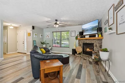 9932 Bacons Ln, Gloucester, VA 23061 photo 8