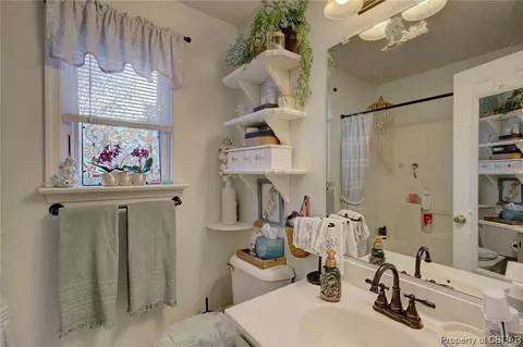 6782 Amanda Ct, Gloucester, VA 23061 photo 21