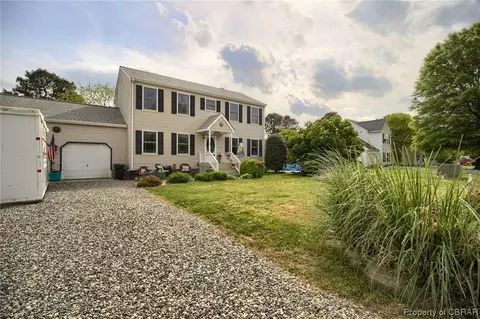 6782 Amanda Ct, Gloucester, VA 23061 photo 3