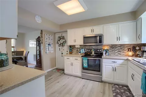 6782 Amanda Ct, Gloucester, VA 23061 photo 10