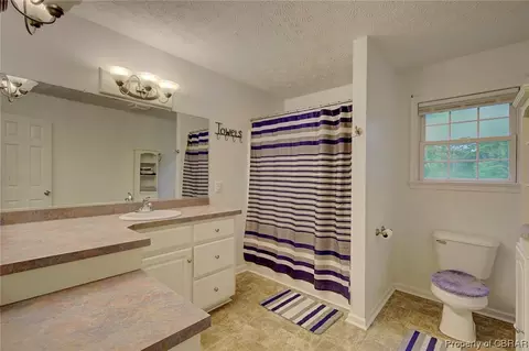6286 Glenns Rd, Gloucester, VA 23061 photo 13