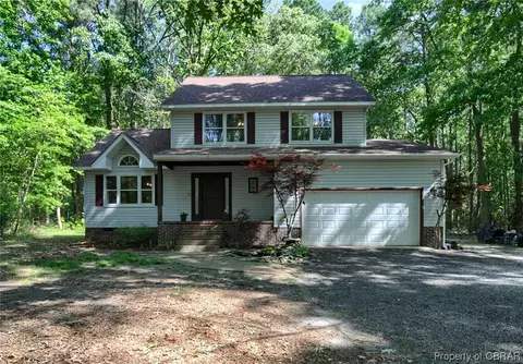 8328 Woodhaven Dr, Gloucester, VA 23061 photo 1
