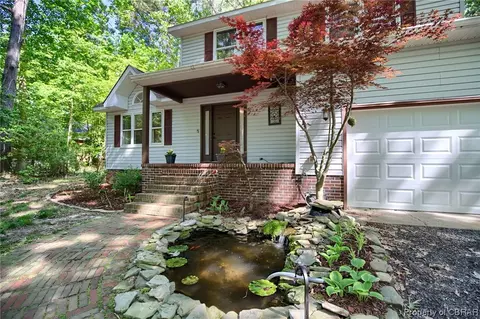 8328 Woodhaven Dr, Gloucester, VA 23061 photo 3