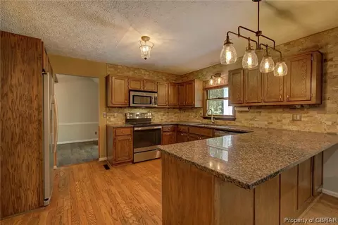 8328 Woodhaven Dr, Gloucester, VA 23061 photo 14