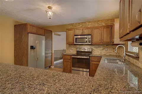 8328 Woodhaven Dr, Gloucester, VA 23061 photo 13