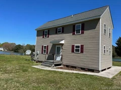 939 Possum Point Rd, Port Haywood, VA 23138