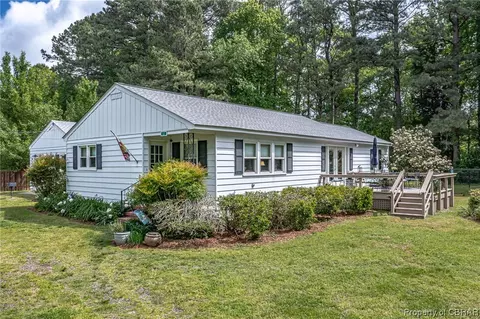 63 Cardinal Ln, White Stone, VA 22578