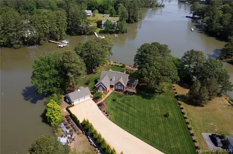 411 Oakley Pointe Ln, Mathews, VA 23109