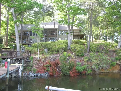 98 Villa Ridge Dr #A, Hartfield, VA 23071