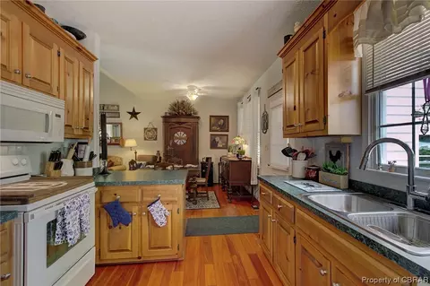 581 General Puller Hwy, Saluda, VA 23149 photo 7