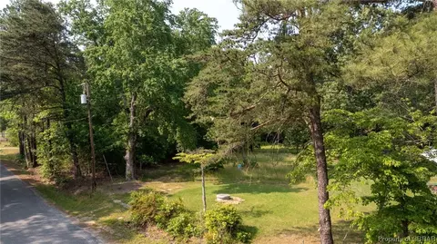 6204 Westhaven Dr, Mechanicsville, VA 23111