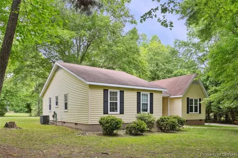 7063 Seawell Ave, Gloucester, VA 23061 photo 2