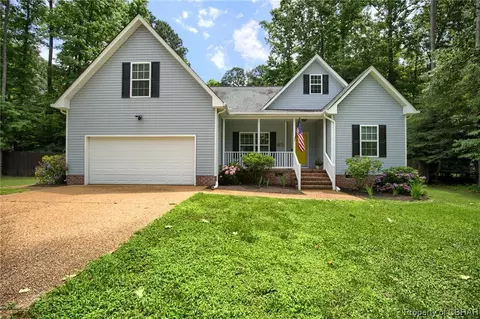 8371 Patrick Henry Way, Gloucester, VA 23061 photo 2