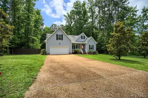 8371 Patrick Henry Way, Gloucester, VA 23061 photo 4