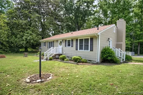 6334 Main St, Gloucester, VA 23061 photo 3