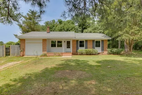 7279 Leigh Dr, Hayes, VA 23072 photo 2
