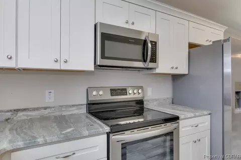 7279 Leigh Dr, Hayes, VA 23072 photo 18