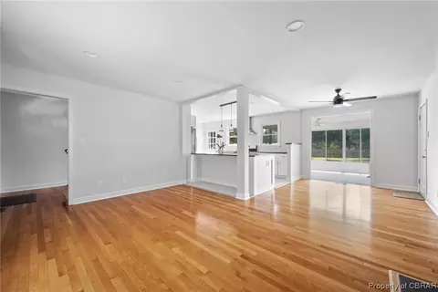 1621 Greate Rd, Gloucester Point, VA 23062 photo 9