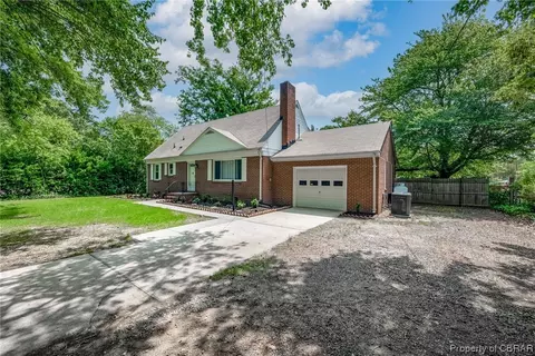 1621 Greate Rd, Gloucester Point, VA 23062 photo 4