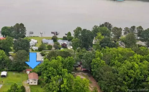 8167 Highview Dr, Gloucester, VA 23061