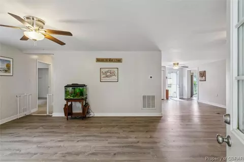 5445 Ark Rd, Gloucester, VA 23061 photo 7