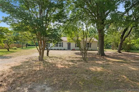 1927 Gloucester Point Dr, Gloucester Point, VA 23062 photo 4
