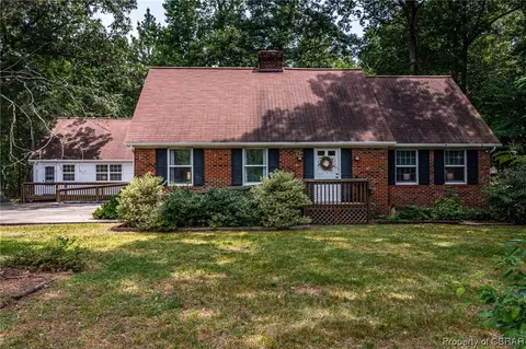 86 Venable Dr, Kilmarnock, VA 22482
