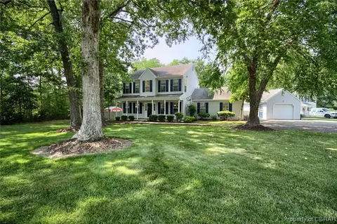 8024 Kitchener Dr, Gloucester, VA 23061 photo 6