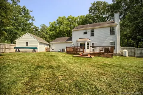 8024 Kitchener Dr, Gloucester, VA 23061 photo 5