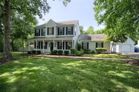 8024 Kitchener Dr, Gloucester, VA 23061 photo 4