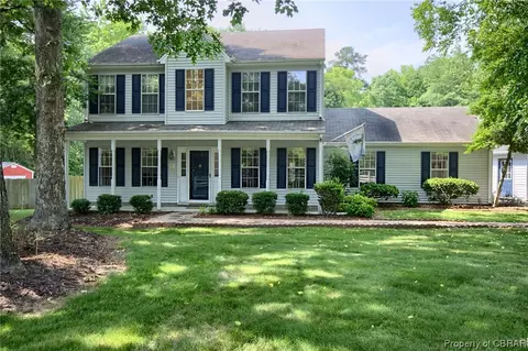8024 Kitchener Dr, Gloucester, VA 23061 photo 2