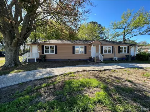 528 Bellwood Rd, Newport News, VA 23601