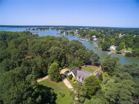 4324 Bluff Point Rd, Kilmarnock, VA 22482
