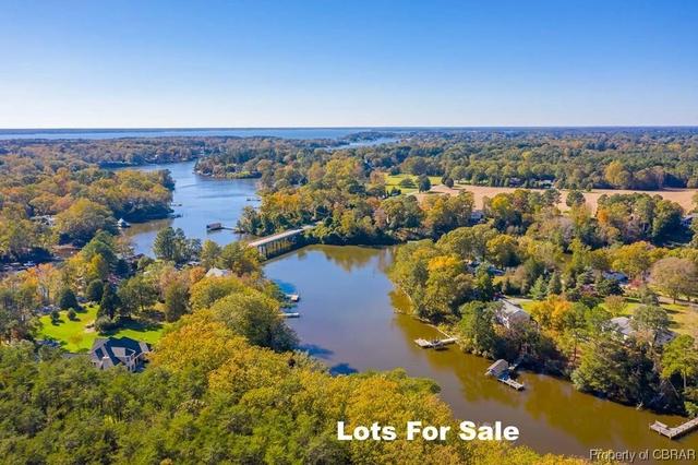 5 Irvington Rd, White Stone, VA 22578