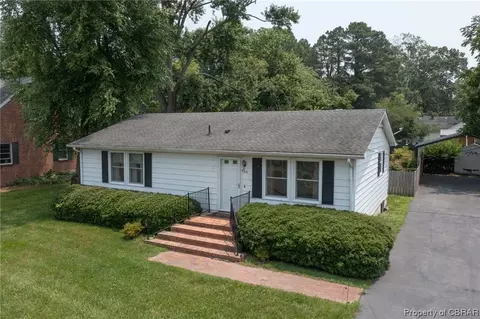 314 E Church St, Kilmarnock, VA 22482